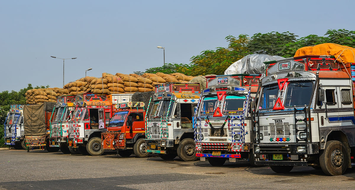 Heavy road users like truck drivers can avail of the FASTag annual toll pass according to the proposal