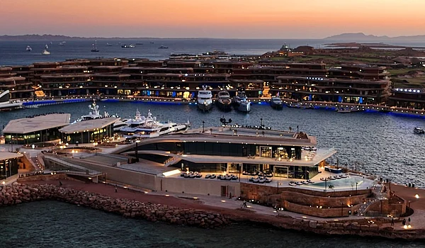 discoverneom/Instagram : NEOM Sindalah shines as a vibrant and glamorous island, offering unparalleled experiences for travellers