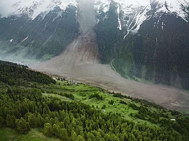 @ed_hawkins/x : The village of Blatten in Switzerland, partly buried by the collapse of a glacier