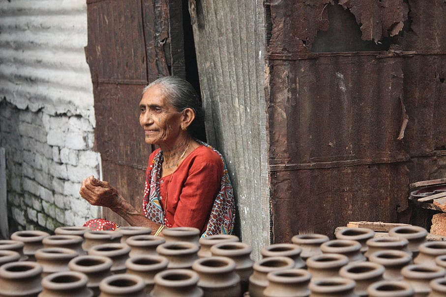 Meena Kadri/Flickr : Kumbarwada in Mumbai is home to over 200 skilled potter families