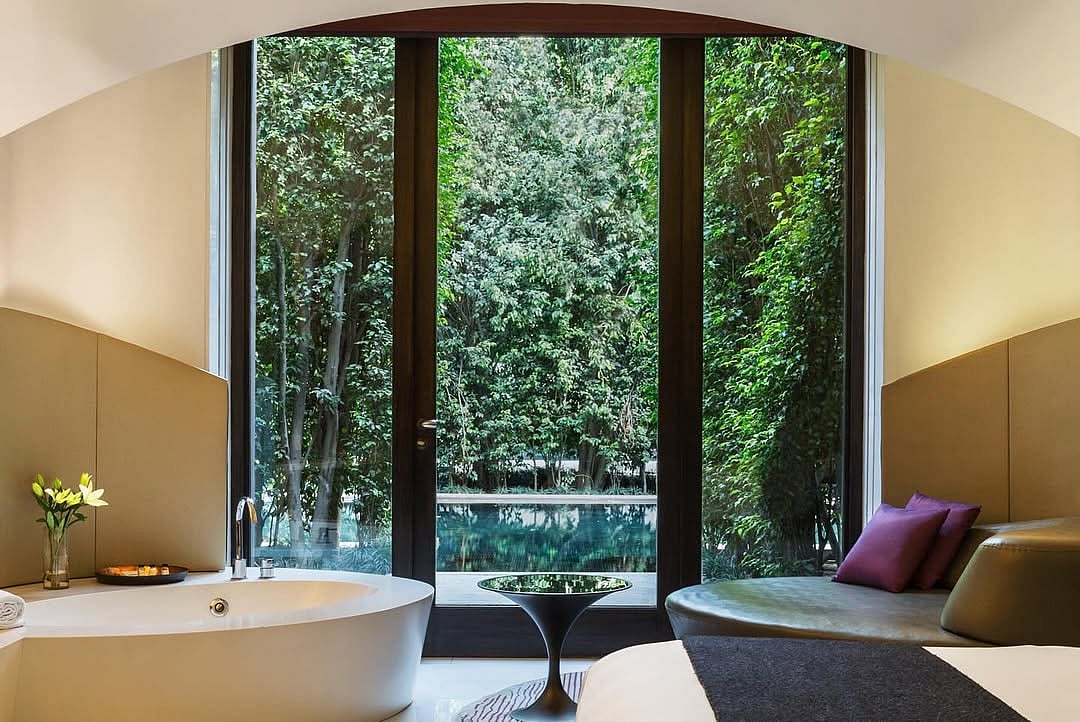 Visitors to The Roseate will be captivated by contemporary luxury and traditional charm