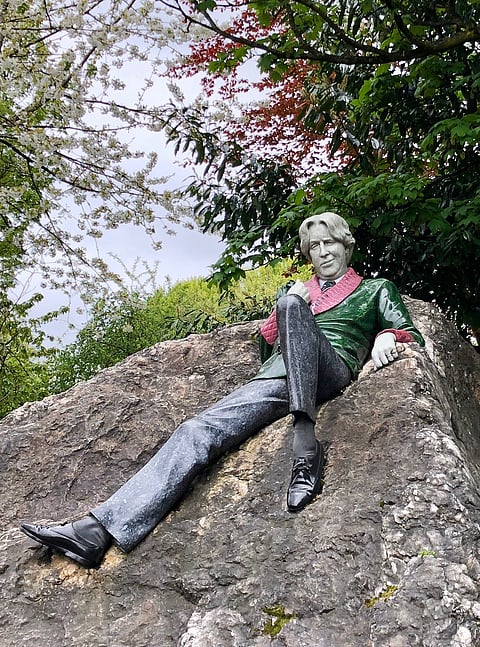 Oscar Wilde Memorial sculpture