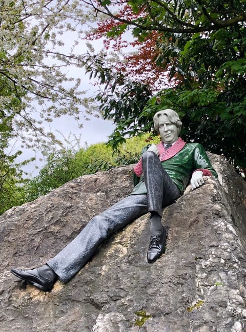 Oscar Wilde Memorial sculpture