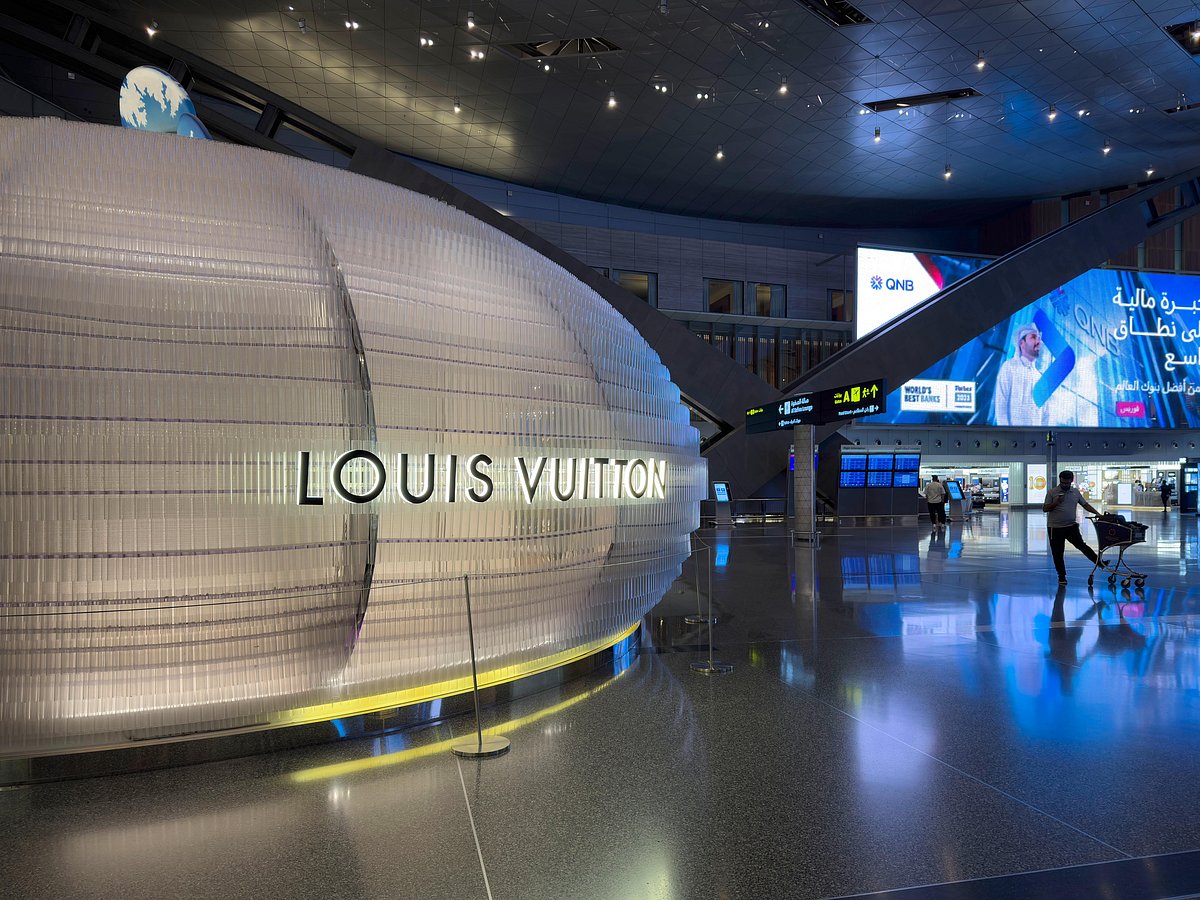 For a truly luxurious experience, visit the Louis Vuitton Lounge by Michelin-starred chef Yannick Alléno