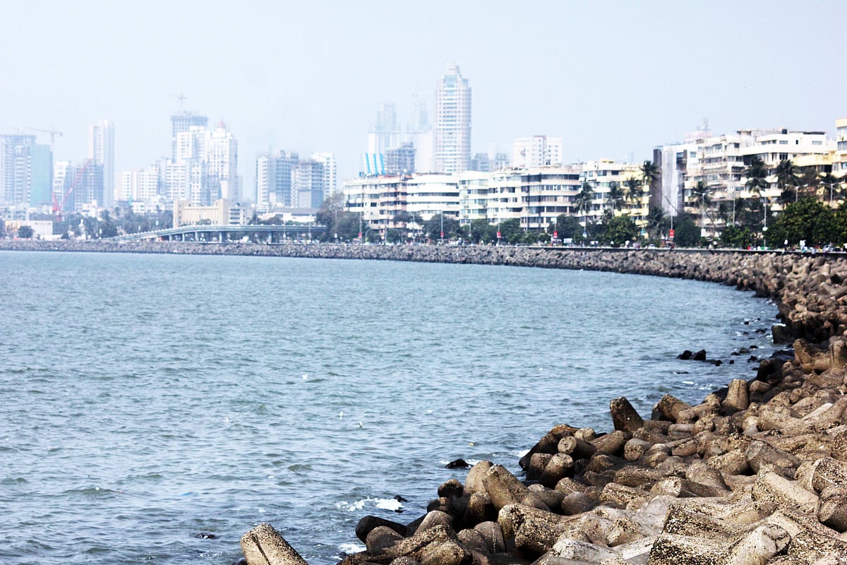This iconic promenade in Mumbai has featured in many Hindi language movies. 