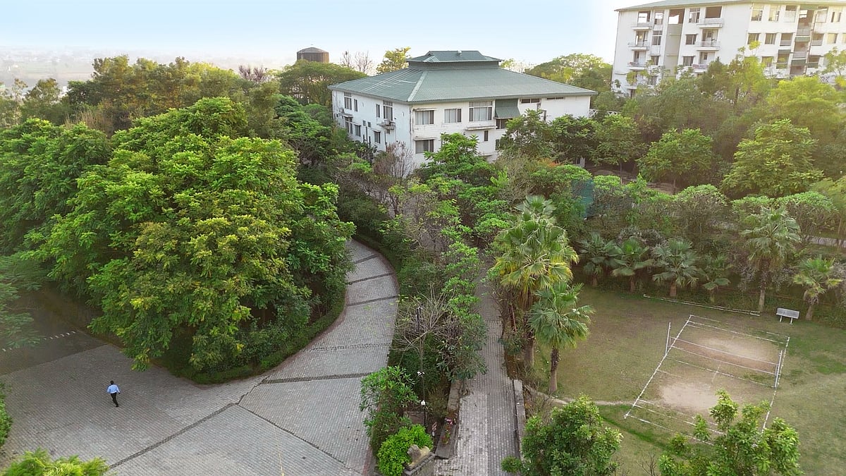 Vaidyaratnam Vrindavan Ayurveda Chikitsalayam is the biggest Ayurvedic establishment of its kind in the North Indian region