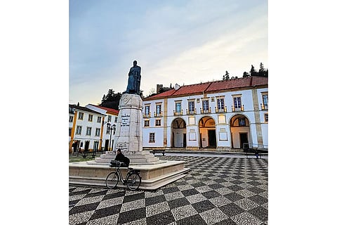 The striking statue of Tomar's founder, Gualdim Pais