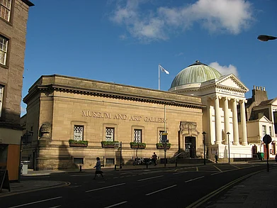 Jonathan Oldenbuck/Wiki Commons : Perth Museum and Art Gallery, Perth, Scotland