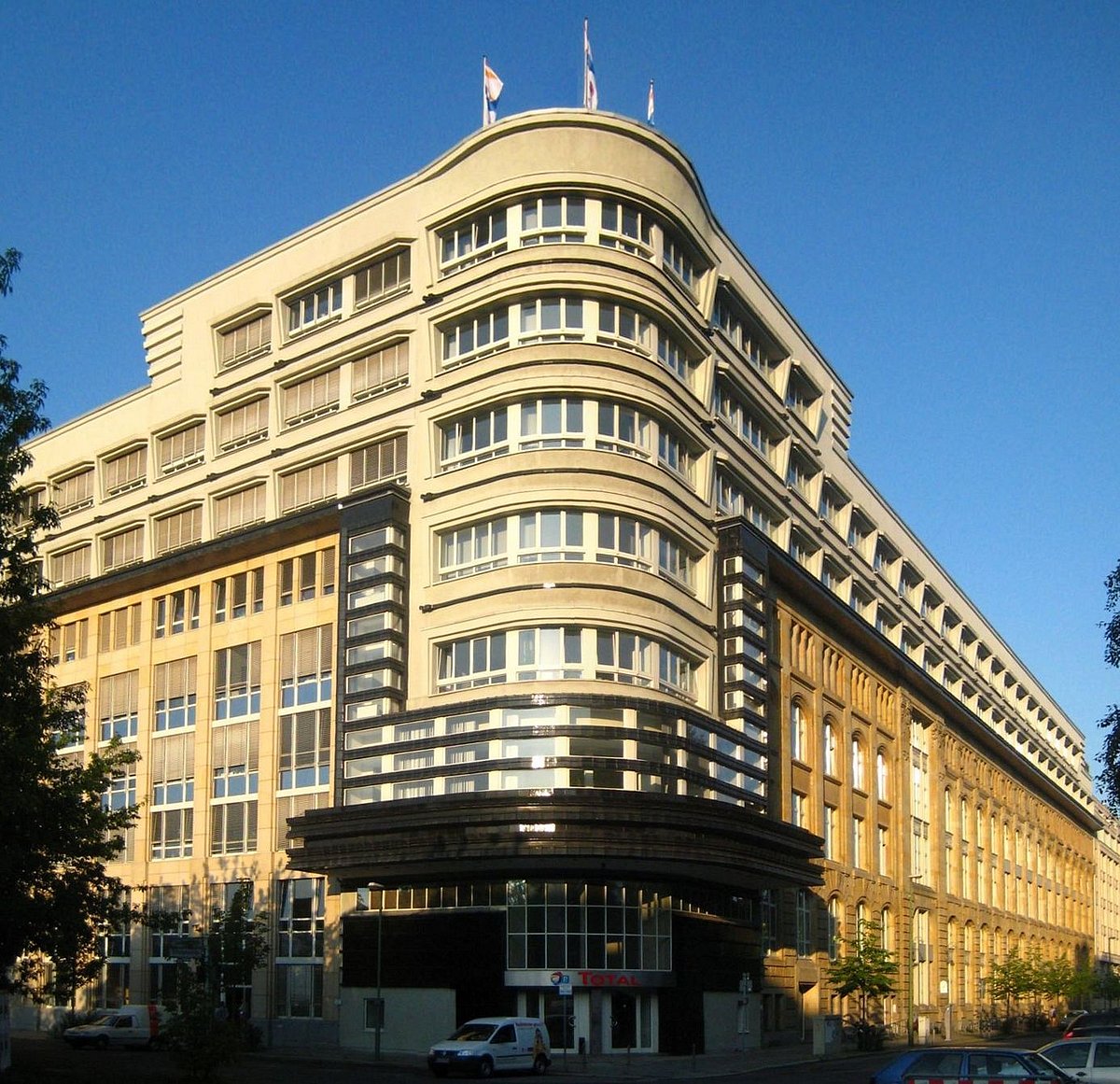 Wikimedia Commons : Berlin, Mitte, Schuetzenstrasse, Mosse-Zentrum