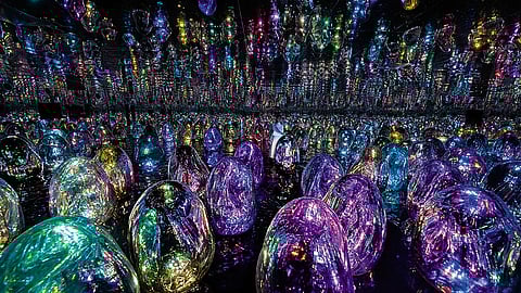 "Floating Microcosms" at teamLab Phenomena features interactive "floating ovoids"