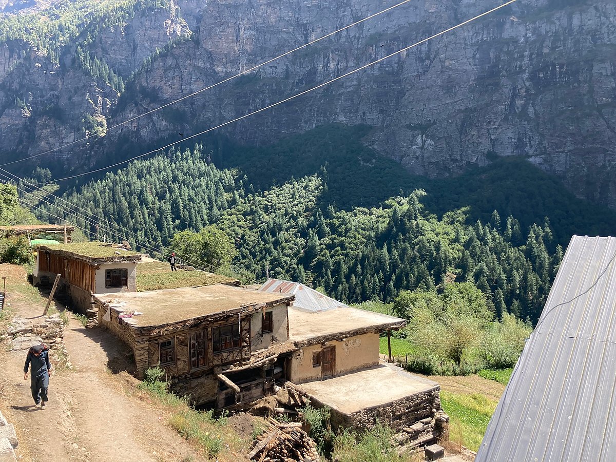 Houses in Dharwas village 