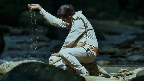 Babban communes with the forest of Jim Corbett National Park