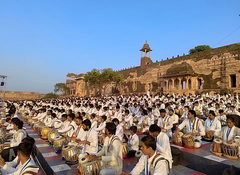 An ensemble of musicians and students gathered in the medieval ruins on the ocassion of Tansen Divas to create a world record