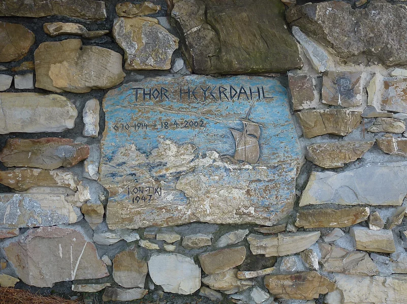 Memorial stone for Thor Heyerdahl near Colla Micheri, where he died on 18 April 2002