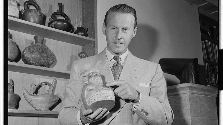 A portrait of Thor Heyerdahl - Wikimedia Commons