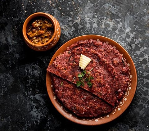 Nagali Roti with garlic and red chilly chutney