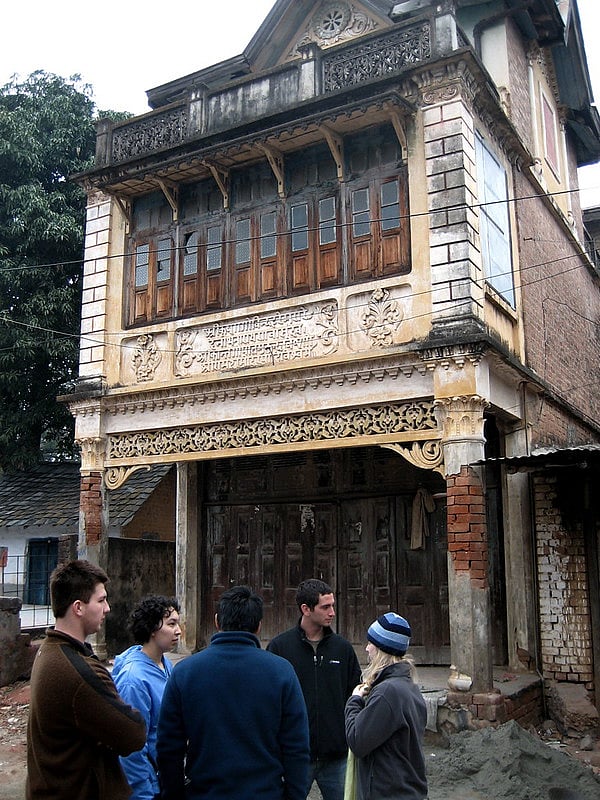 Pragpur features narrow streets lined with old houses, havelis, and villas