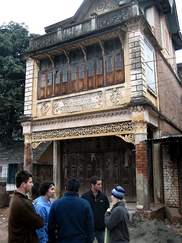 Pragpur features narrow streets lined with old houses, havelis, and villas