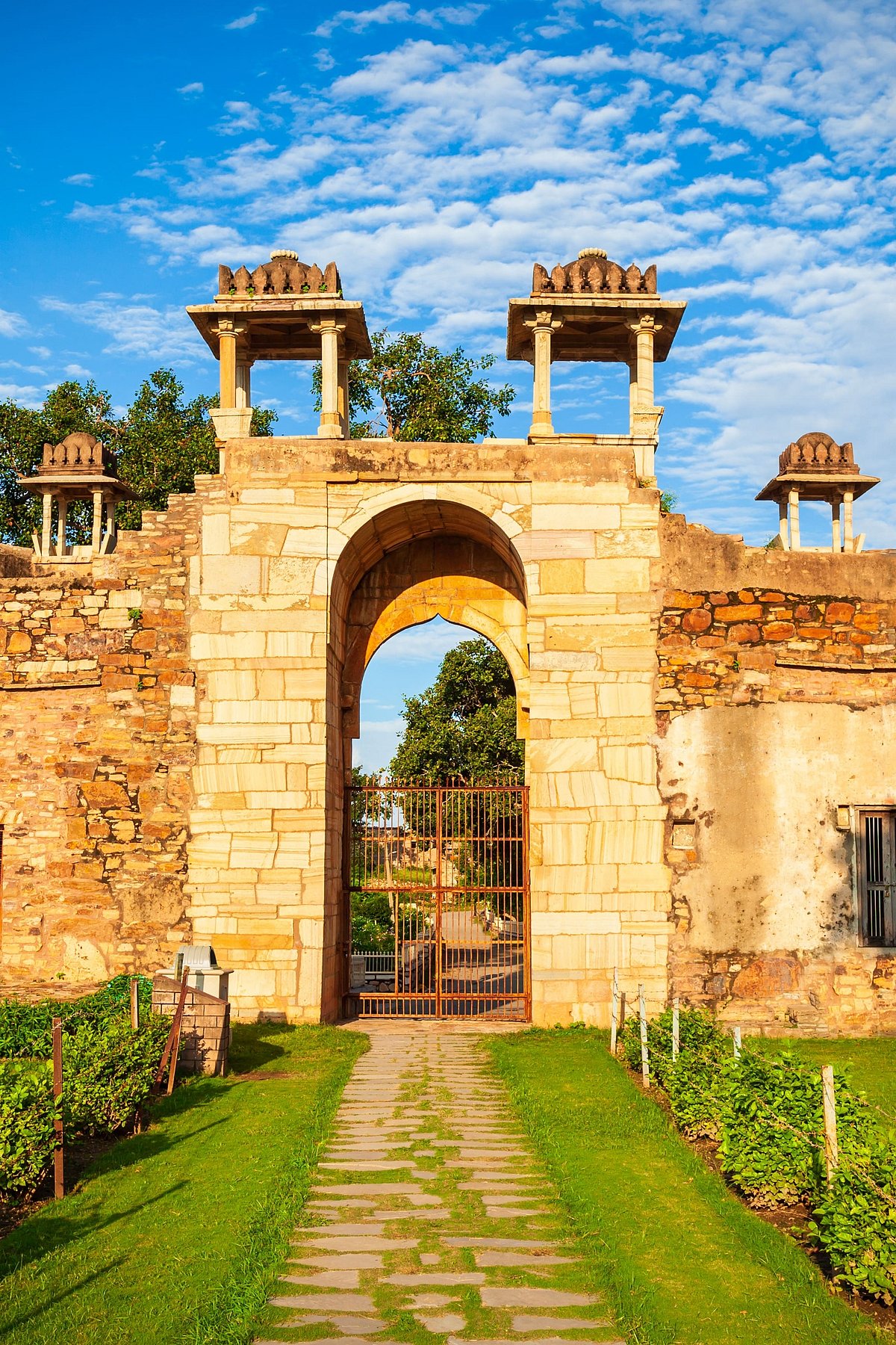 Shutterstock : The Rana Ratan Palace in Chittorgarh Fort