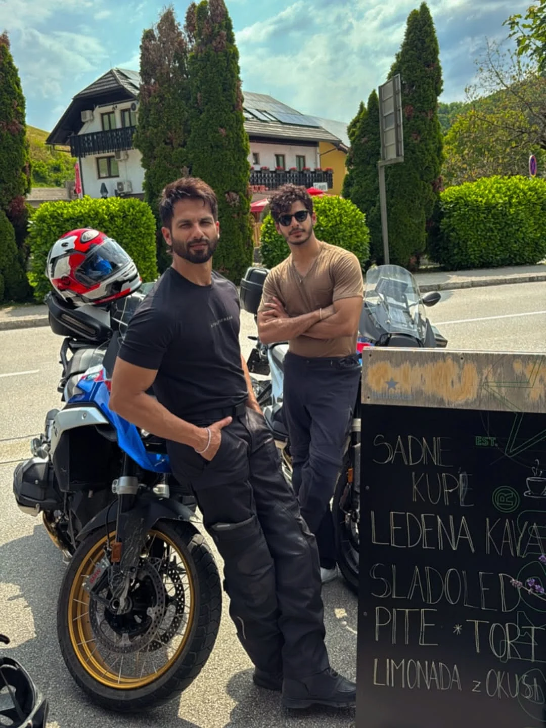 Both the actors on the road