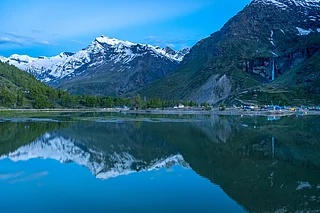 Shutterstock : A breathtaking view of the Sissu Lake