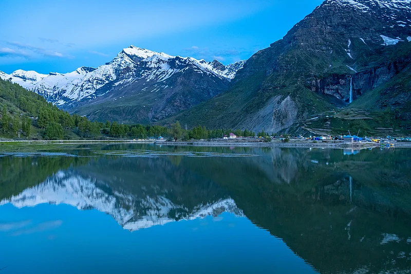 Why Sissu Is Himachal Pradesh’s Most Peaceful Mountain Escape