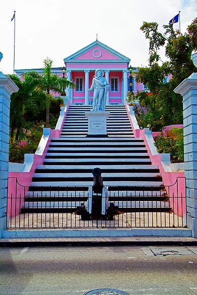 Shutterstock : Government House in Nassau, The Bahamas