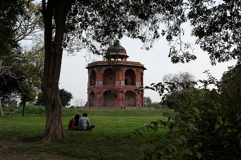 Sher Mandal at Purana Qila - Wikimedia Commons