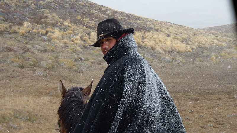 Juan Paredes, an eternal friend of Juan Cristóbal del Pedregal Bravo, during a 10-day horse-riding trip in the middle of the Patagonian winter