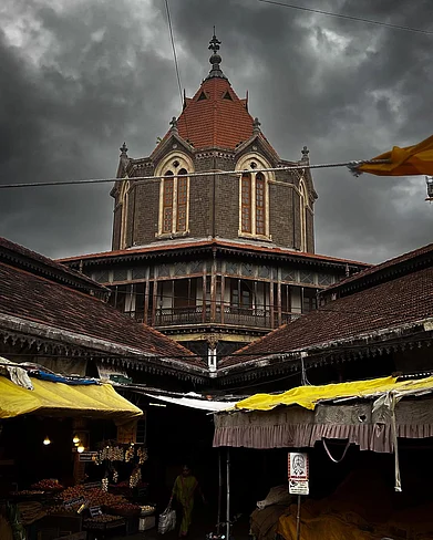 enthucutletmag/instagram : The iconic Mahathma Phule Mandai of Pune