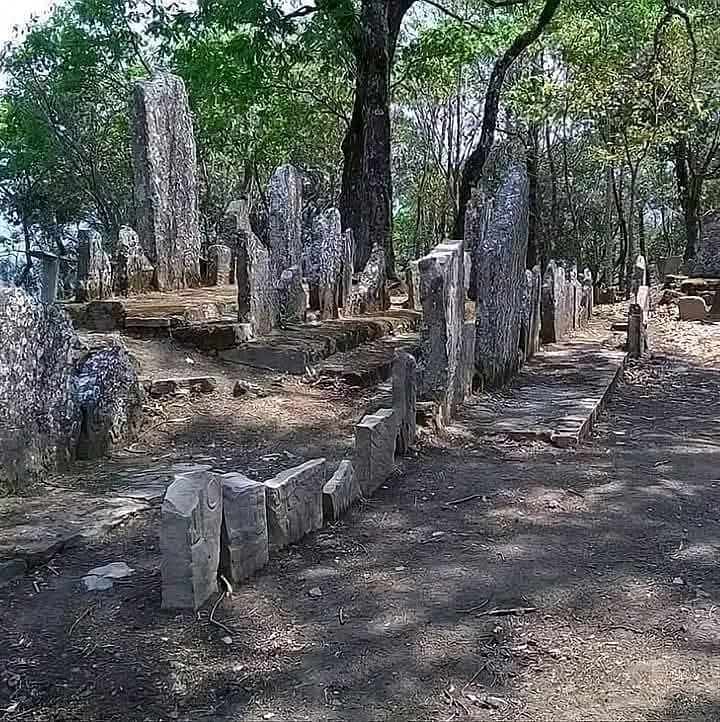 Menhirs of Lianpui 