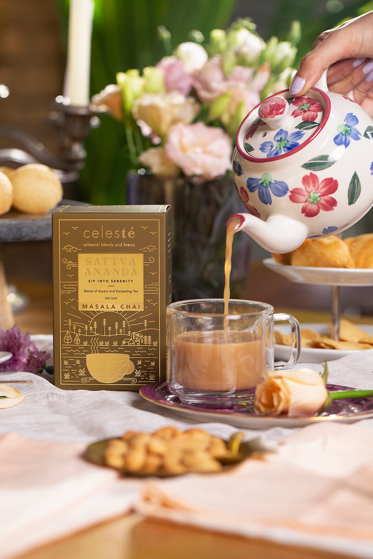 A quiet cup of Celes-Té tea being poured