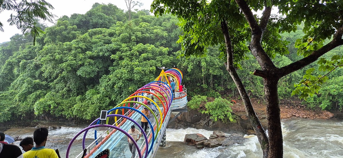 Tourists at the Napne waterfall skywalk