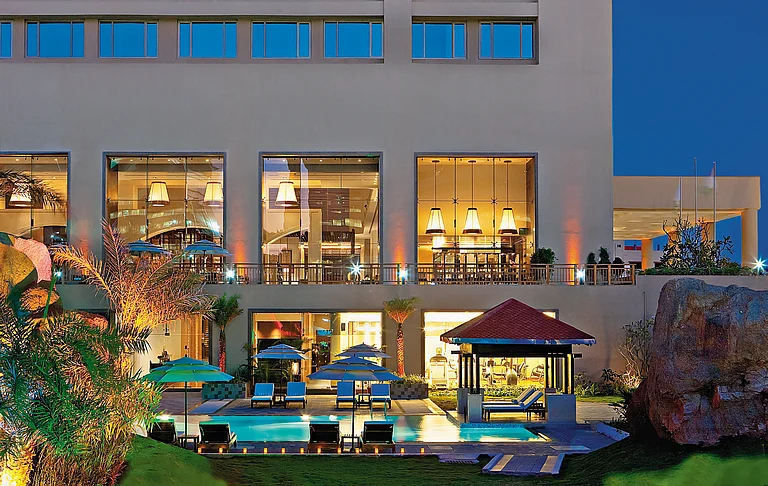 This expansive retreat helps guests reclaim a sense of clarity and calm - null