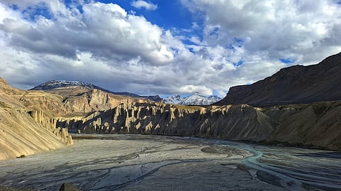 The late afternoon sunlight in Chicham's landscape