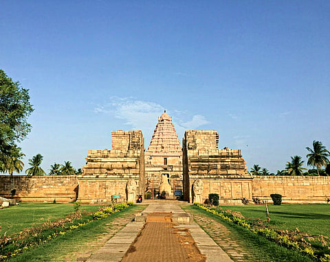 A symmetrical view of Gangaikonda Cholapuram 