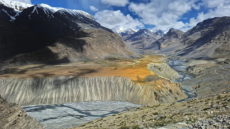 The hues, textures and tonalities of Chicham