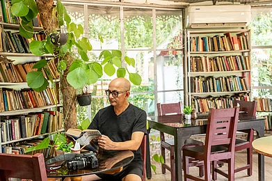 Mitali Homestay/Facebook : Spend rain-filled days in the cosy cafe and bookstore in Mitali, Shantiniketan