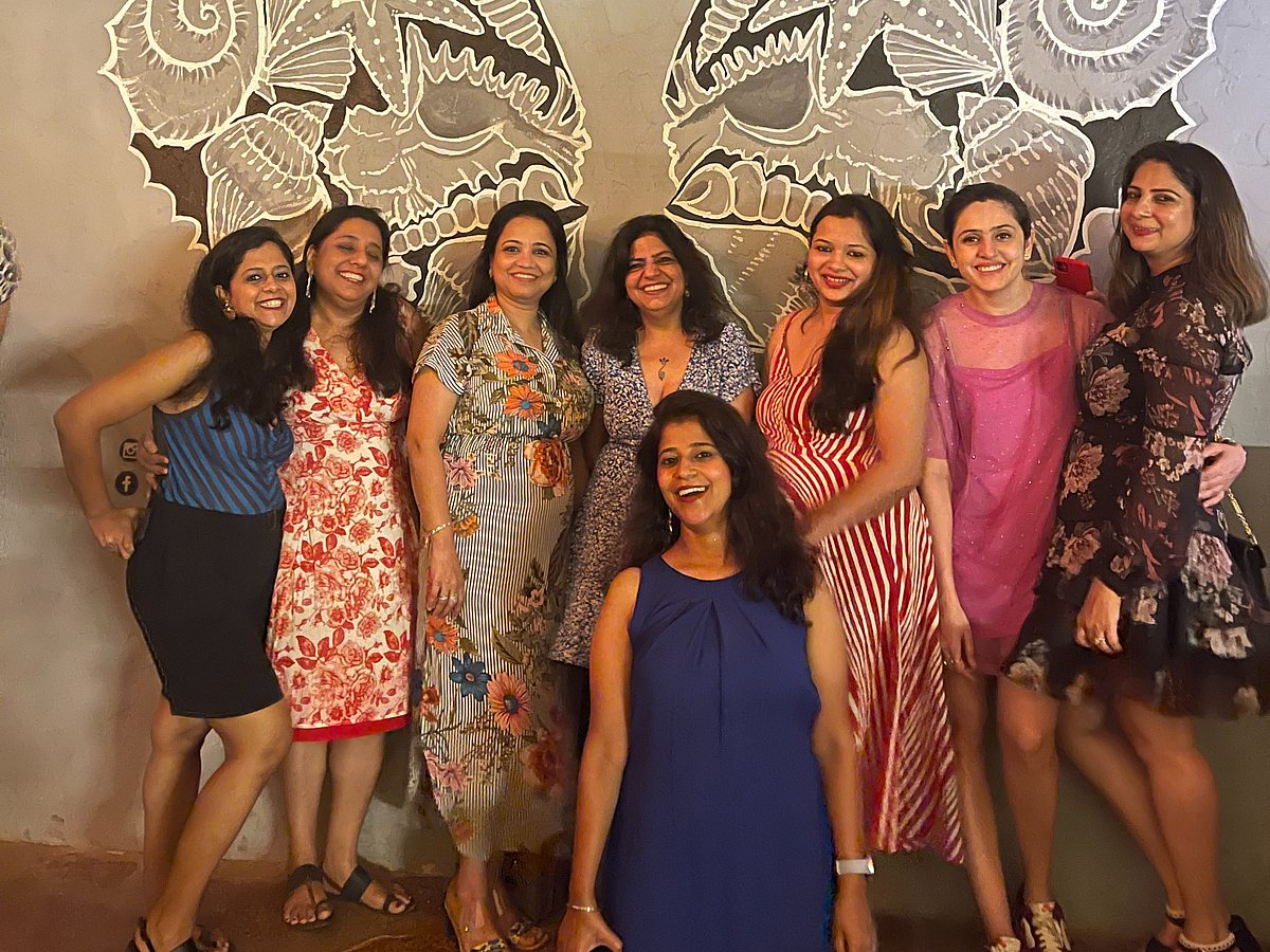 Suveesha with her girl gang