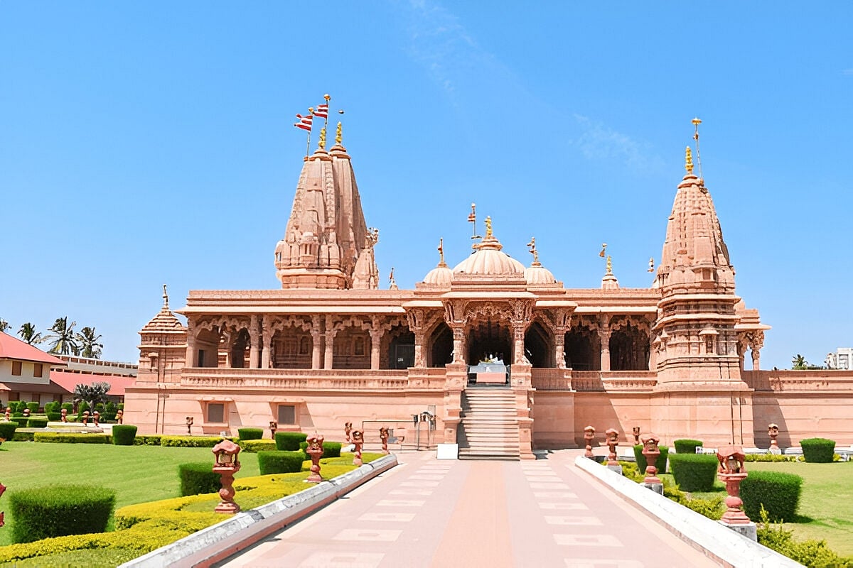 The Swaminarayan Akshardham in Gandhinagar is inspired by Yogiji Maharaj