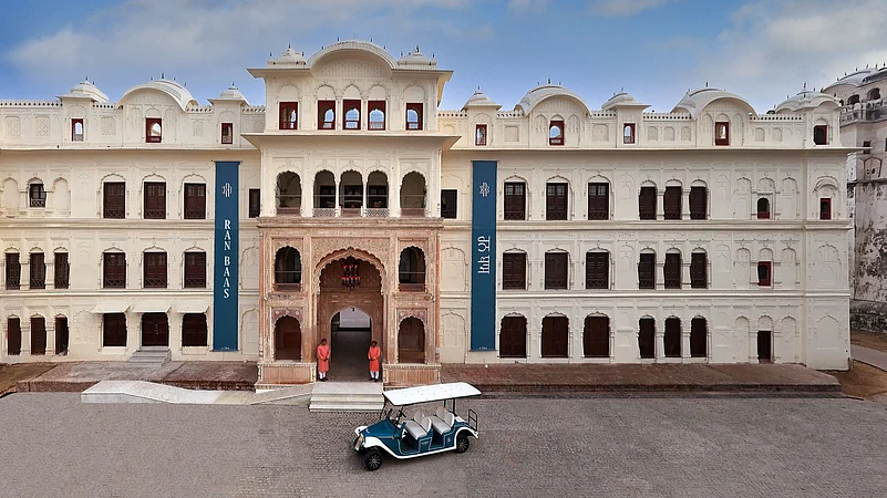 Official website: Ran Baas Hotel