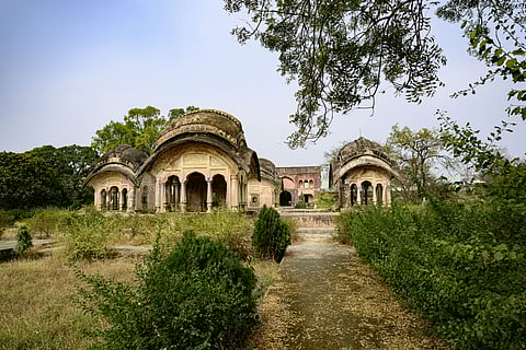 The Bani Begum Garden contains the tomb of Jahan Bano Begum, the consort of the Mughal prince Bidar Bakht
