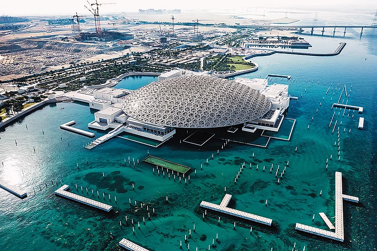 The Louvre Abu Dhabi offers artwork and relics from various countries - Deposit Photos