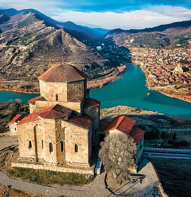 A 20 km drive from Tbilisi, Mtskheta is a UNESCO heritage site that is home to three remarkable historical monuments—Jvari Monastery, the Svetitstkhoveli Cathedral and the Samtavro Monastery