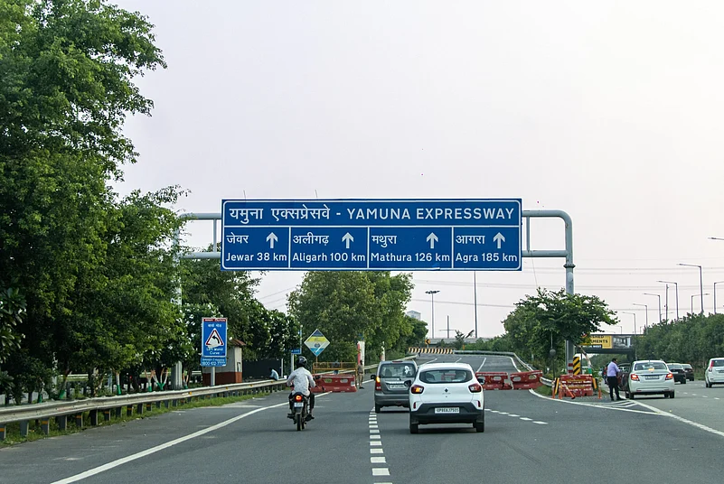 In Greater Noida, vehicles from the Yamuna Expressway will be stopped at Zero Point on August 15