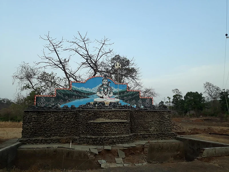 A Shiva sculpture at Mahuli Fort