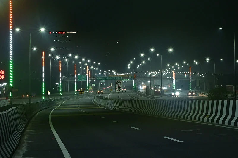 A section of the Dwarka Expressway of Delhi at night