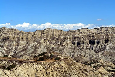 Paata Vardanashvili /Wiki Commons : Vashlovani National Park is a striking mosaic of arid landscapes and dramatic geological formations