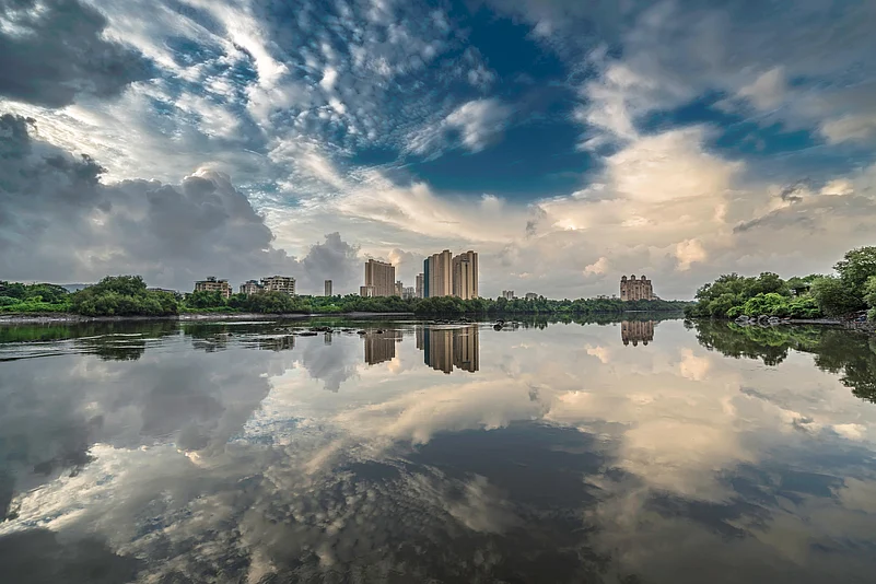 Over the 24-hour period from 08:30 AM on August 19 to 08:30 AM on August 20, Thane received 186.91 mm of rainfall