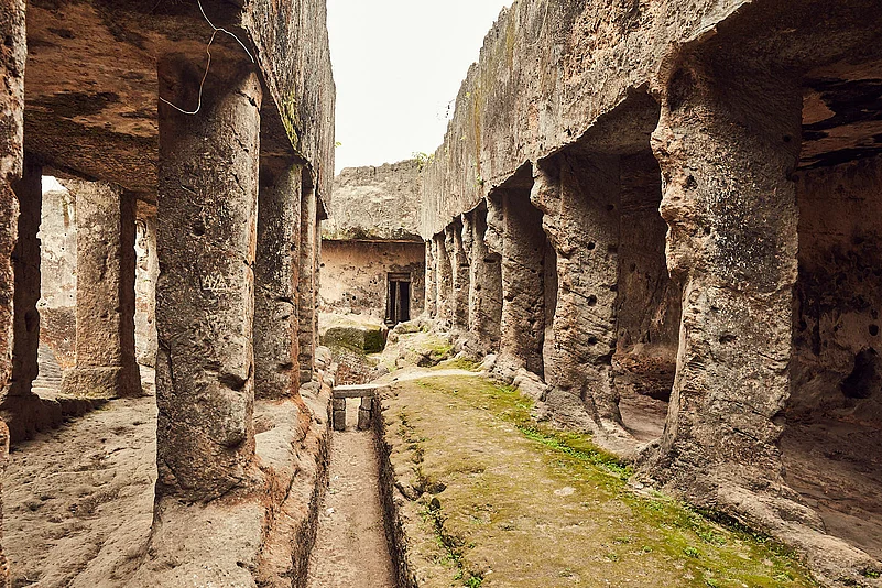 Khapra Kodiya Caves, Junagarh – Image Courtesy – Gujarat Tourism.